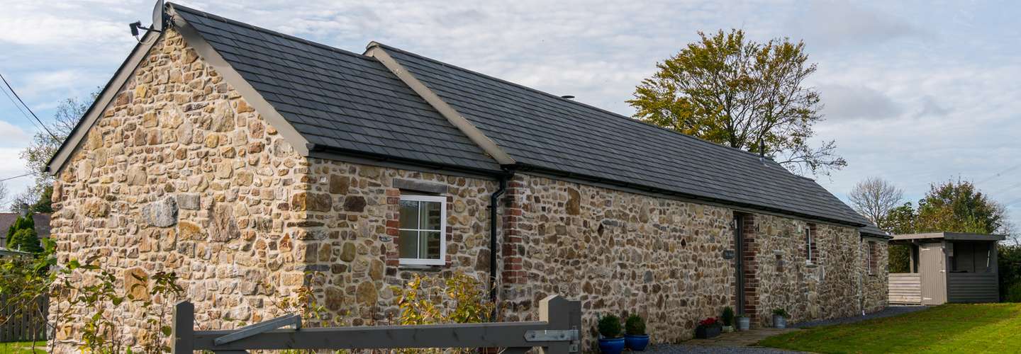 The Dairy - Luxury Cottage with Hot Tub and Views