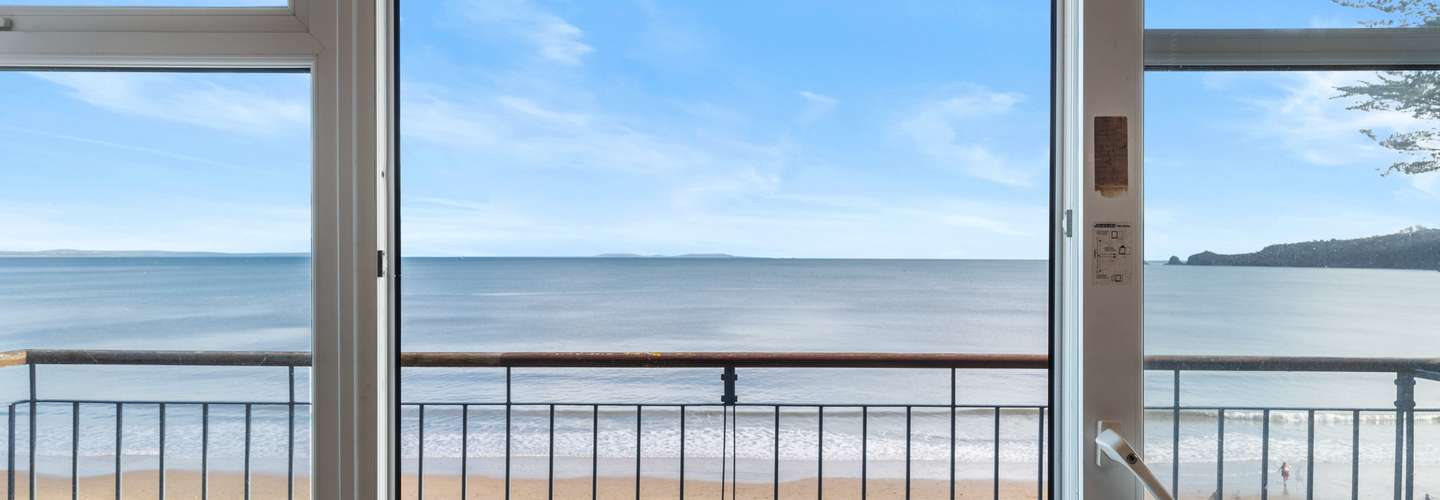 On The Beach - Direct Beach Access, Spectacular Sea Views