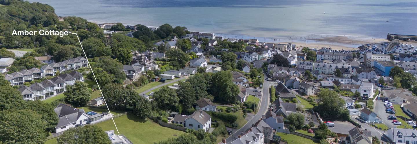 Amber Cottage - Hot Tub, Sea Views and Log Burner