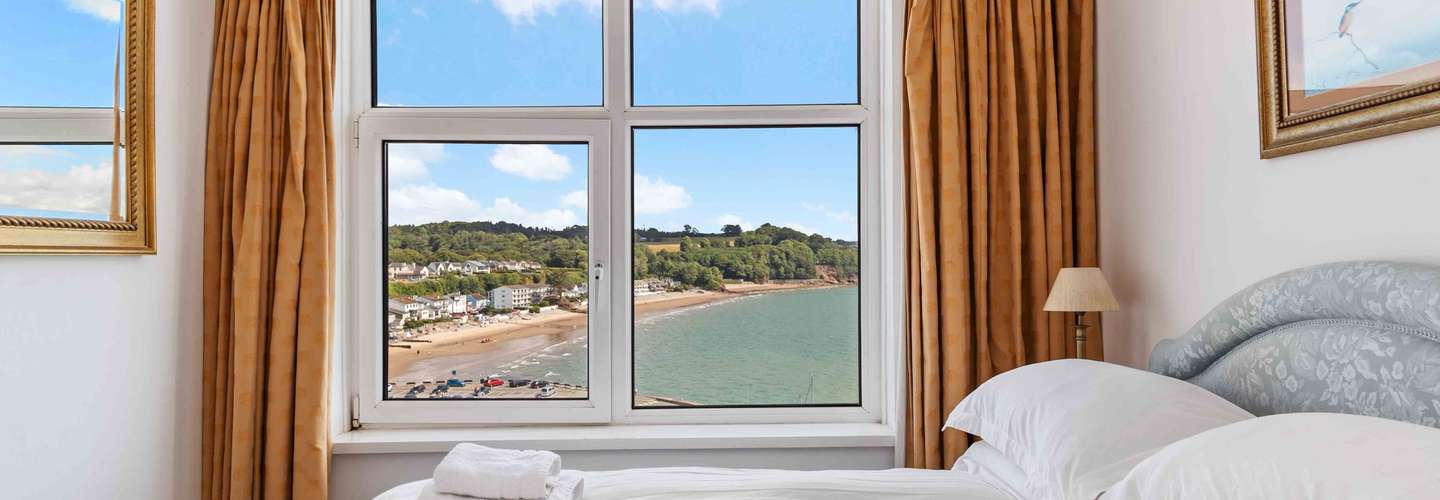 Captains View - Sea Views, Harbour Views, Terrace, Parking