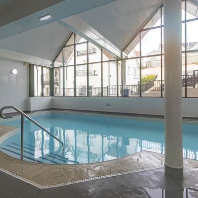 10 Mansion House - Swimming Pool, Sea Views, Gym, Tenby