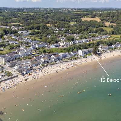 Beach Retreat - Sea Views, Parking, Beach Access