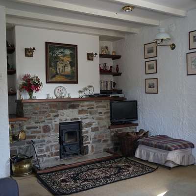 The Cottage - Sea Views, Direct Access to Beach