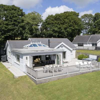 Amber Cottage - Hot Tub, Sea Views and Log Burner