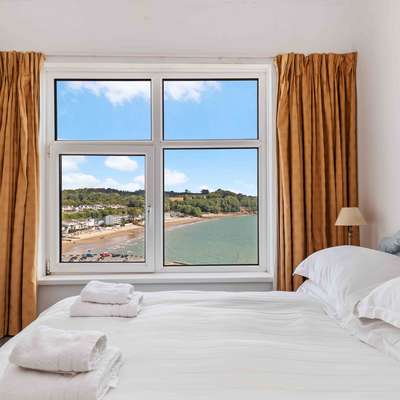 Captains View - Sea Views, Harbour Views, Terrace, Parking